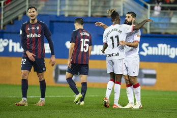 Muniain ha marcado un golazo en el primer tiempo.