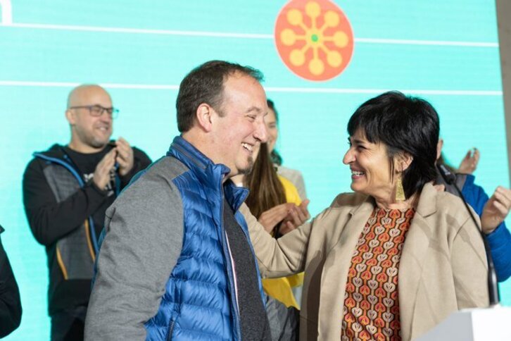 Fernando Anbustegi Baztango alkatea, Laura Aznalekin batera