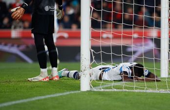 Imano y sus compañeros han animado a Sadiq tras acabar muy tocado en Mallorca.