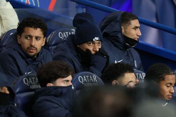 Mbappe y Marquinhos, en un banquillo en el partido del sábado con siete titulares.