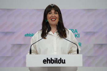 La portavoz de EH Bildu, Oihana Etxebarrieta, durante la rueda de prensa de este viernes. 