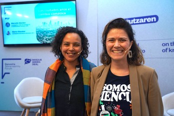 Las investigadoras Marcelle Mardon y Marta Olazabal, antes de comenzar la ponencia titulada «Las ciudades ante el cambio climático».