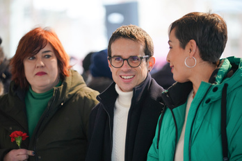 Pello Otxandiano, junto a Eba Blanco y Rocío Vitero, el 3 de marzo en Gasteiz.