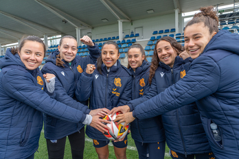 Media docena de futbolistas ha departido con los medios esta mañana en Zubieta.