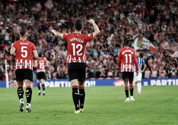 Guruzeta ha hecho los dos goles del Athletic ante el Alavés.