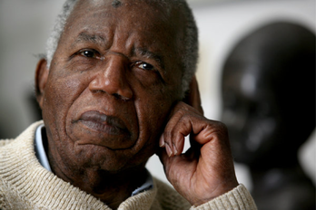 Chinua Achebe, afrikar literatura modernoaren ‘aita’.