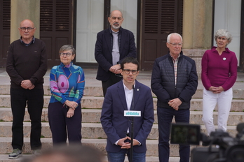 Con Otxandiano han estado Joseba Azkarraga, Tontxu Campos, Esther Larrañaga y Javier Madrazo, exconsejeros de Lakua en los gobiernos de Ibarretxe y López..