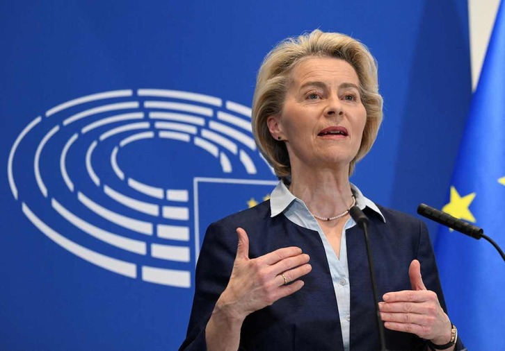 Ursula von der Leyen artxibo irudi batean