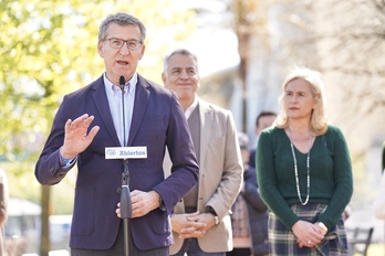 Núñez Feijóo, esta mañana en Bilbo, junto al candidato, Javier de Andrés