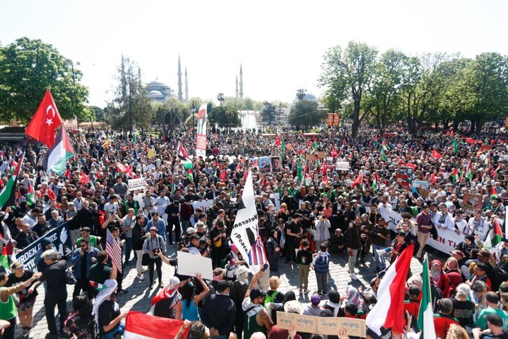 Askatasunaren ontzidiaren manifestazioa Istanbulgo kaleetan, pasa den igandean