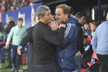 Ernesto Valverde eta Jagoba Arrasate, aurreko derbi batean agurtzen.