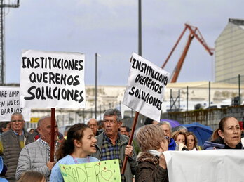 El vecindario exige soluciones a los problemas de generan Sader y Profersa.