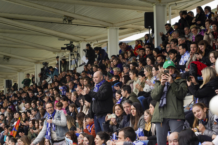 Z7ko harmaila sasoi honetako partida batean.