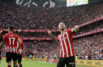 Iker Muniain celebra el segundo gol de partido, su último como jugador del Athletic.