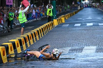 Guam uharteko Manami Iijimaren erorikoa, triatloian. 