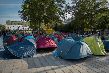 Bastilla plazako protesta kanpamendua.