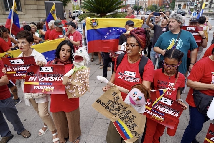 Venezuelan injerentzairen aurkako mobilizazioak Bilbon