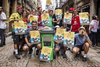 Parodia de vecinos del Casco Viejo bilbaino por las políticas municipales respecto al turismo.