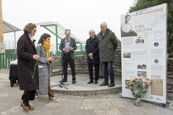 Anjel Lekuona busturiarra gogoratzeko toten bat inauguratu dute herrian