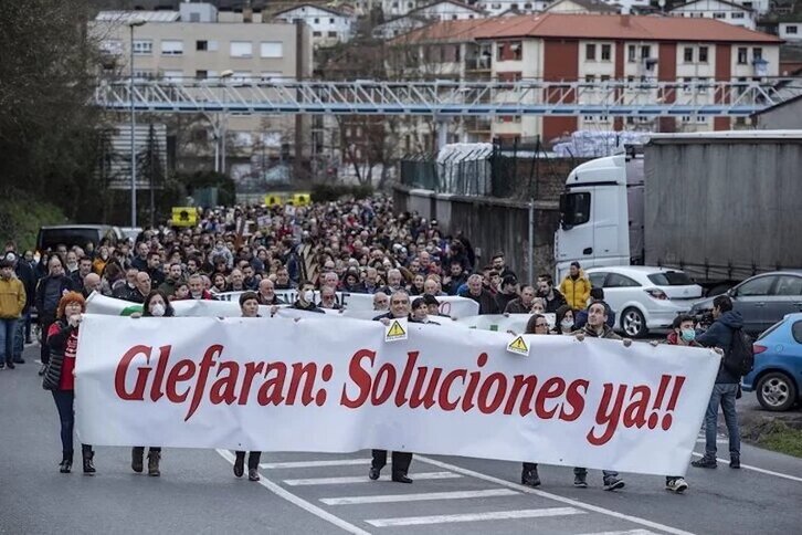 Glefaranen Gueñes eta Zallako plantaren kutsaduraren aurkako manifestazioa, 2020an.