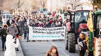 Laborariak Donapaleuko karriketan, artxiboko argazki batean