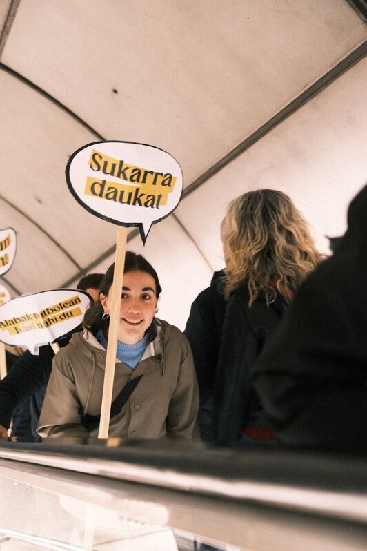 Guka taldeak Bilboko Metroan burututako ekintza.