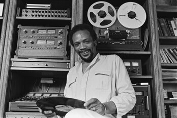  Quincy Jones ekoizlea bere estudioan, 1980