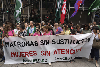 Emaginen protesta Osasun Sailaren aurrean 