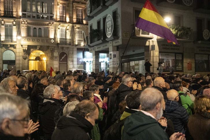 Erorien monumentua eraisteko memoria elkarteen kontzentrazioa, Iruñean.