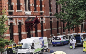 Baurtoko ospitalearen argazkia, Covid garaian. 