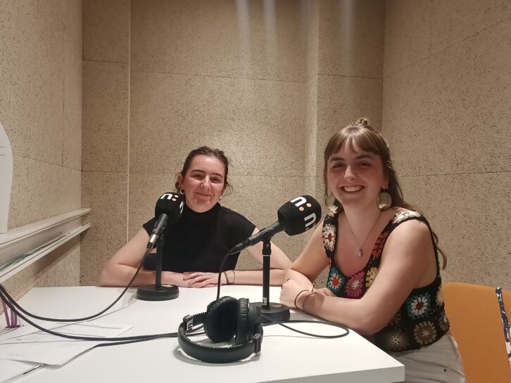 Leire Mihura eta Ihintz Diaz de Gereñu, Ireki Lei(h)oa Euskarari-ko (ILE) kideak