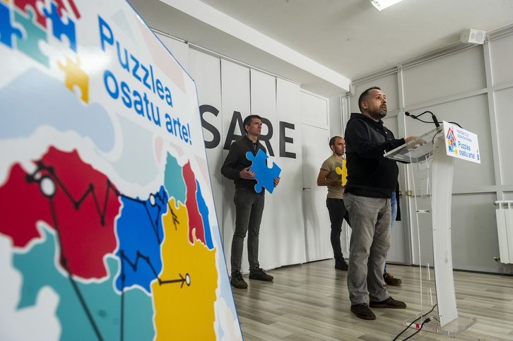 Mikel Mundiñano, 'Puzzlea osatu arte' ekimenaren aurkezpenean.