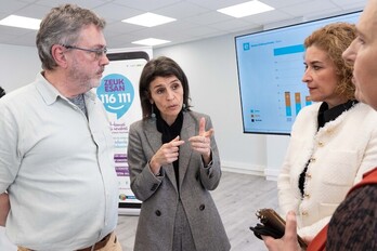 'Zeuk Esan' zerbitzuaren prentsaurrekoa, duela astebete. Ezkerrean, Kepa Torrealdea.