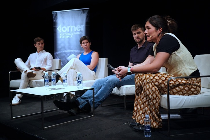 Aihen Muñoz, Carla Suarez eta Markel Alberdi kirolariak osasun mentalaren inguruan.