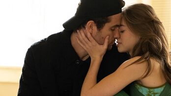 Protagonistas de 'Almas marcadas: Rule + Shaw'