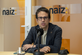 Pello Otxandiano, NAIZ Irratian.