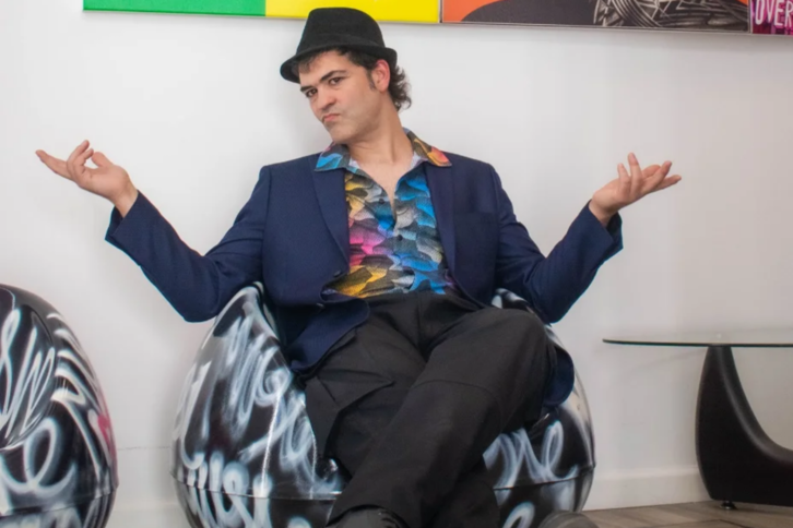 Julen Gimenez Sarasqueta donostiarrak bakarkako bigarren diskoa kaleratu du.