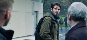 François Civilek akusazioari aurre egin behar dion irakaslearen rola jokatuko du