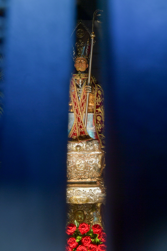 Santua prozesiora ateratzear.