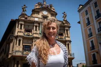 Lidón Soriono, en la Plaza del Ayuntamiento de Iruñea.