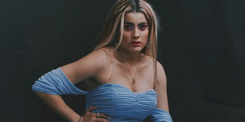 La debutante Malou Khebizi