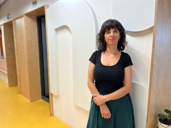 Zuriñe Maguregi, NAIZ Irratiko Donostiako estudioetan.