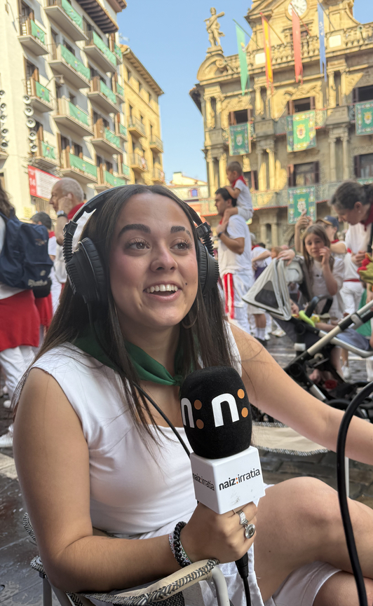 Saioa Lizarraga hunkitzera iritsi da ‘Gaixoa ni’ abesteko unea aipatu diogunean.