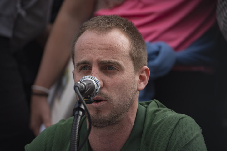 Iker Arana, Ertzaintzak Errekaldeko gaztetxearen desalojoan zauritutakoaren prentsaurrekoa. 