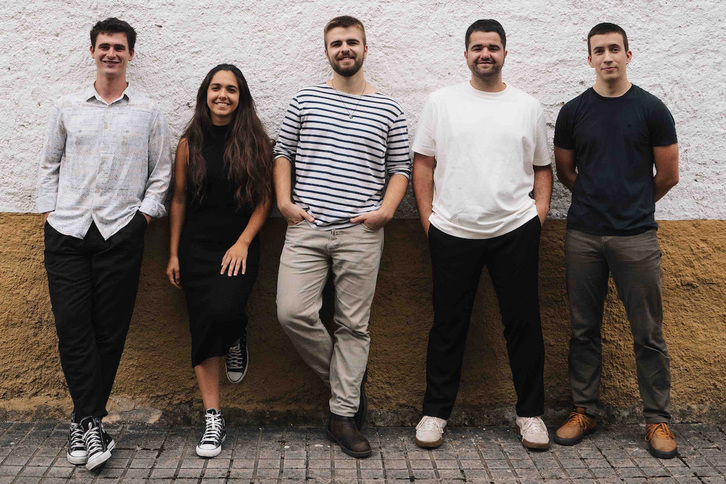 Mugan taldekoek emanaldi berezi bat plazaratu berri dute, zuzeneko ikus-entzunekoa.