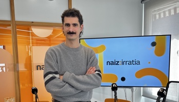 Tomas Lizarazu NAIZ irratiko estudioetan