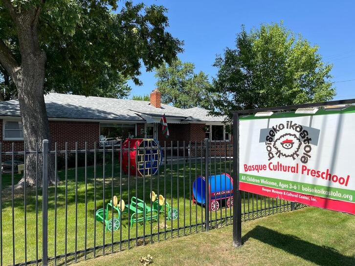 Boiseko Ikastolako ataria. 