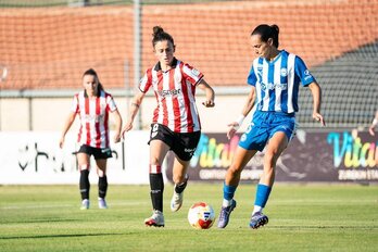 Una imagen del encuentro, en el que las rojiblancas se han impuesto con autoridad.