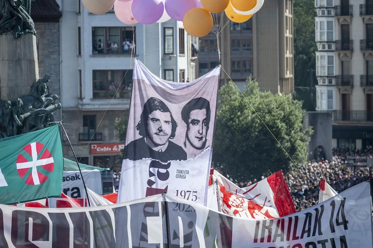 Gasteizko jaien hasieran Txiki eta Otaegiren irudia