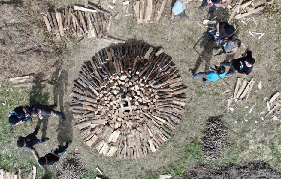 Txondorraren barruko egitura, egurrez osatua Txondorraren barruko egitura, egurrez osatua